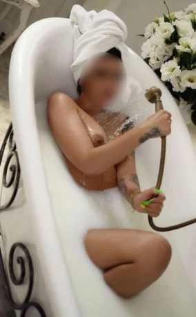 Sexy Delia
