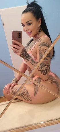 Chanell Tattoo Model Aus Polen