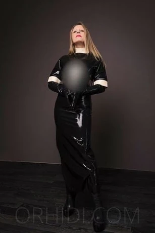 Domina &  Bizarr - Ärztin Leah Sue