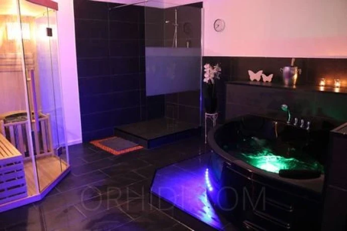 Opium Massage