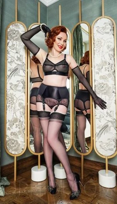 Miss Katarina Kiss - Niveauvolle Nylonerotik