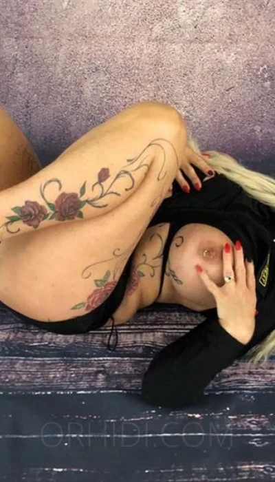 SEXY PAMELA