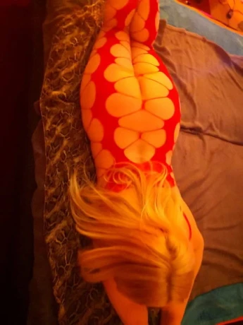 Essa - Massage-Spezialistin im klimatisierten Raum!