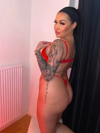 Zoe Party Girl 18