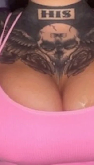 Deutsche, tätowierte, Curvy Lina