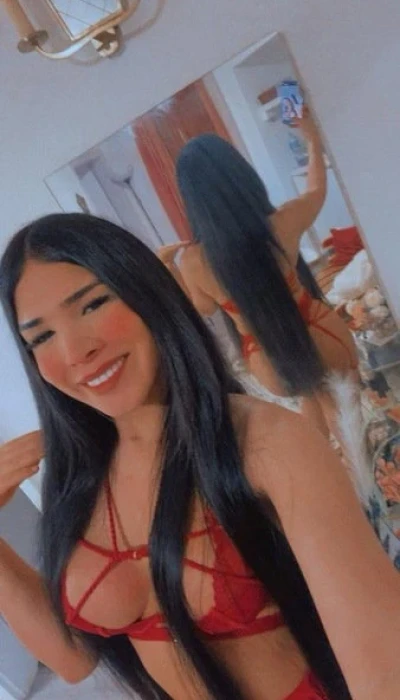 TS Mia Mega