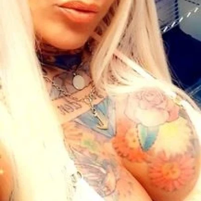 Tattoomodel Gina blond P*rno