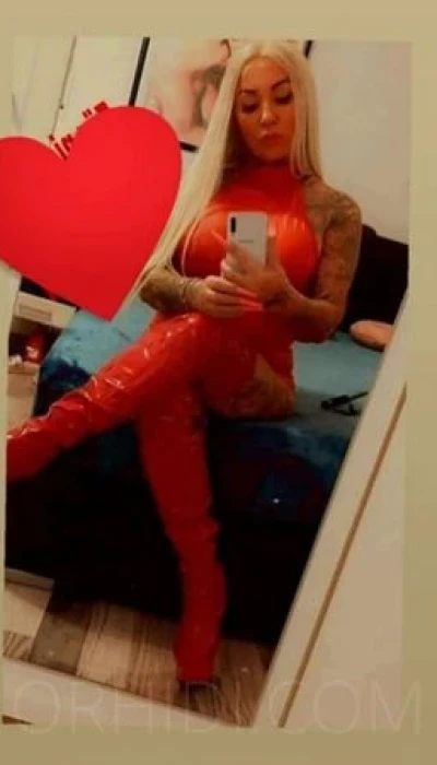 Tattoomodel Gina blond P*rno