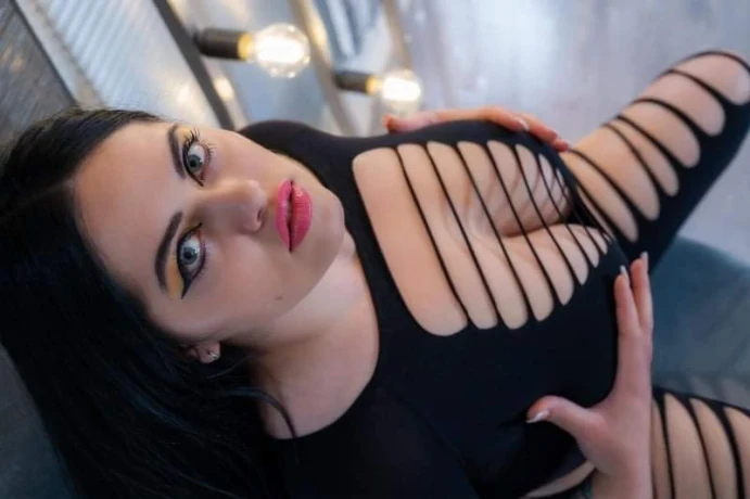 Sexy Selena4