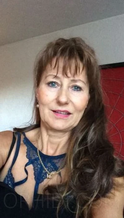 Lady Corinna nur Massagen kein GV