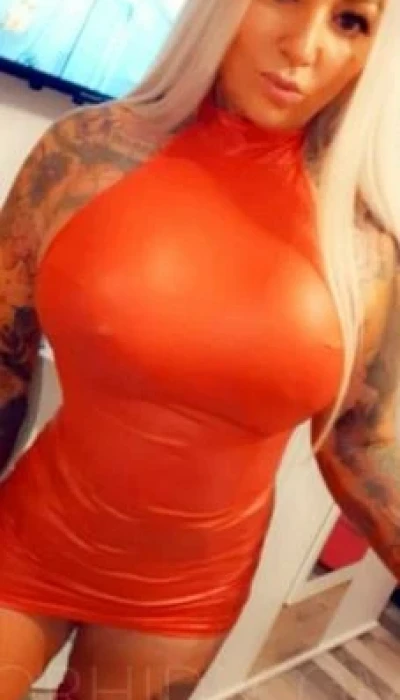 Tattoomodel Gina blond P*rno