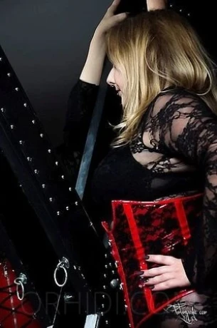 Switcherin Lana Xtrem im Studio Centric