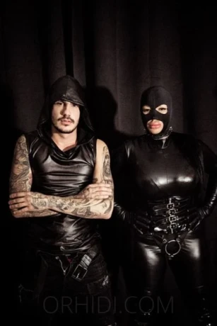 Domina Vicky
