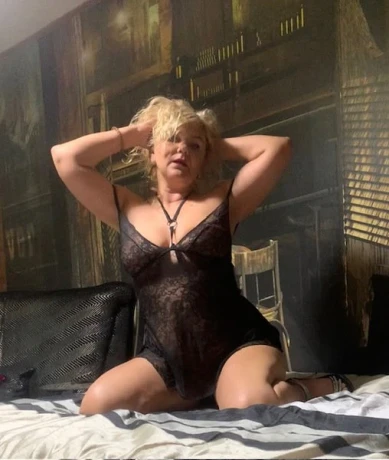 Nadina org*sm*sfreudig