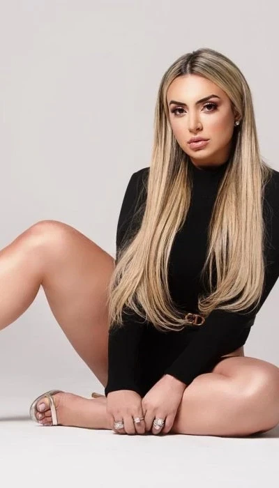 Mia
