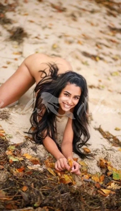 Sexy Selena *Anfängerin frische 18*