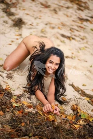 Sexy Selena *Anfängerin frische 18*