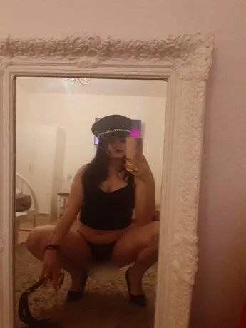 Luna 26 Jahre Alt Aus Italien