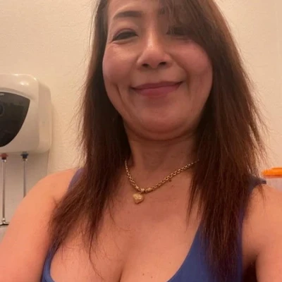 Lynn Erotische Massage Mit Nippelspiel