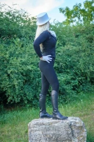 Lady Cora heute ab 17h in der Passion Factory