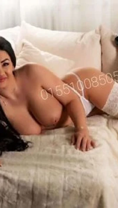Amina Top Massage