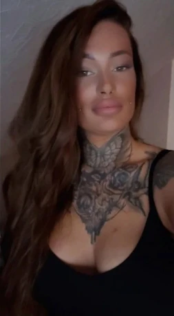 Deutsches Tattoo Model Lilli