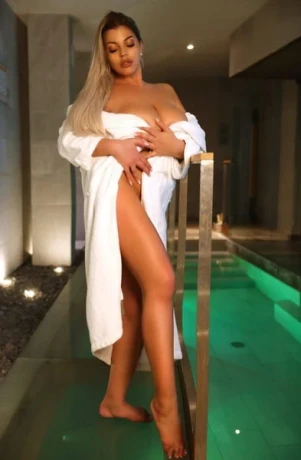 Alena Aus Frankreich In Furths Traumoase