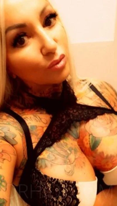 Tattoomodel Gina blond P*rno