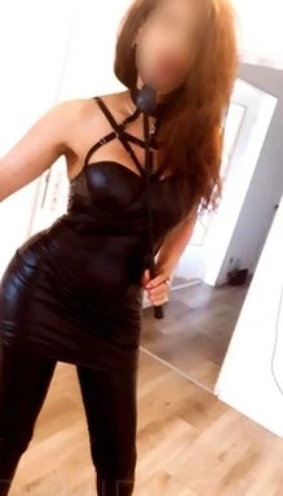 Isabella Valentina mit Modelkörper - Top Fit Model