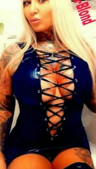 Tattoomodel Gina blond P*rno