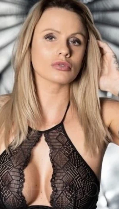 Mia