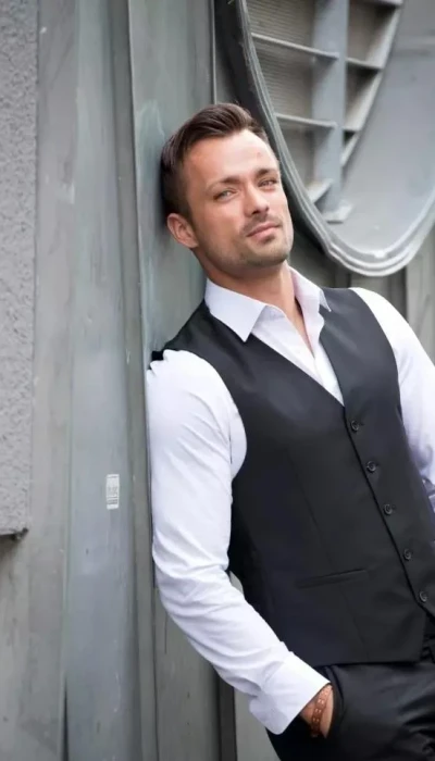 The Most Attractive And Stylish High Class Straight Male Escorts