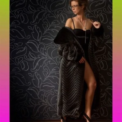 ANDREA IM STUDIO ROYAL