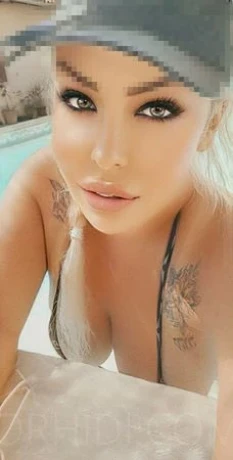 VOLLBUSIGE PORNOQUEEN TS DANYELLA!