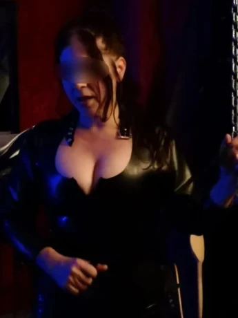 Lady Ava de Ville