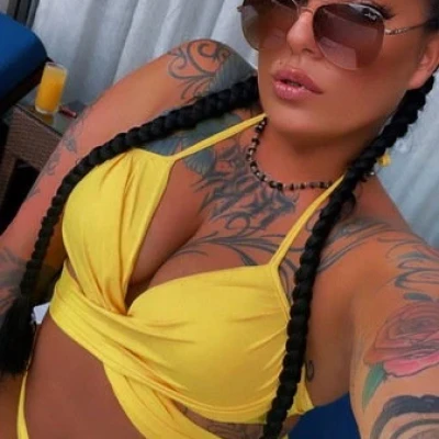 Curvy Chayenne