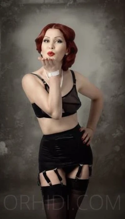 Alexandra, Str*p *n Lady