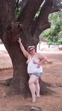 Tina Squrtkonigin