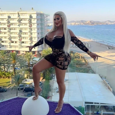Amira