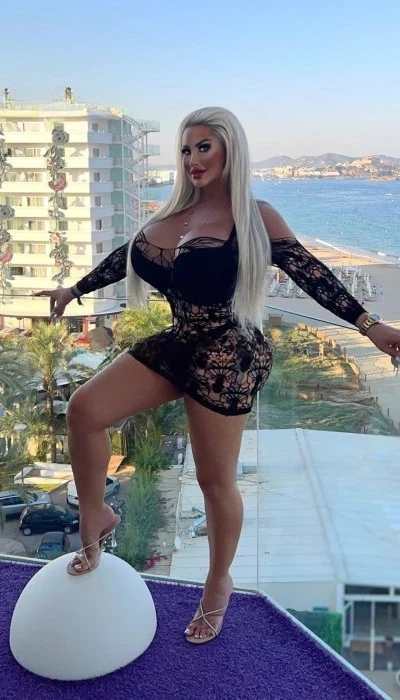 Amira
