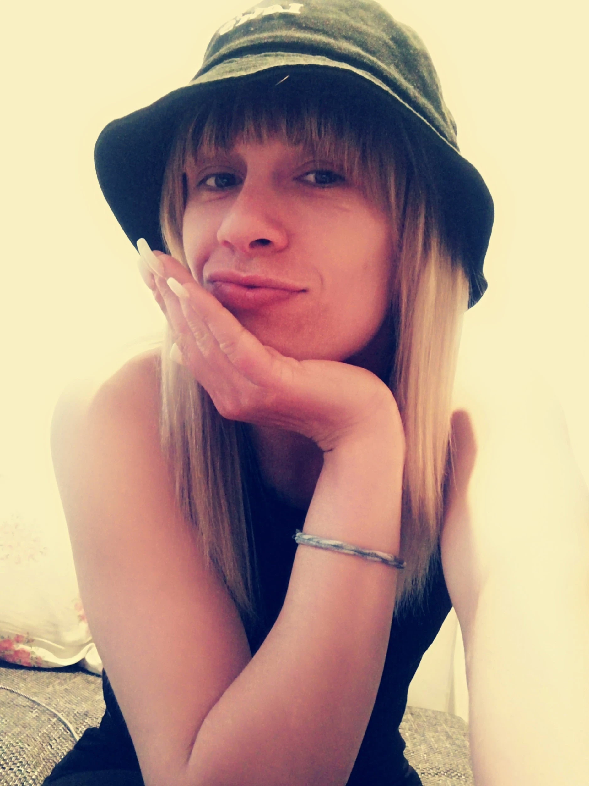 Yoni23