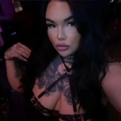 Deutsche, tätowierte, Curvy Lina
