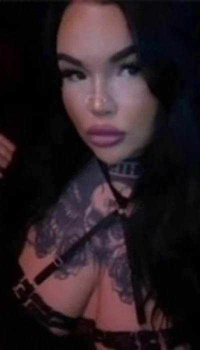 Deutsche, tätowierte, Curvy Lina