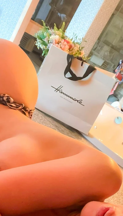 Hotlaura