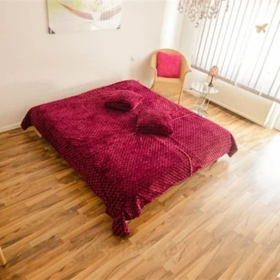 China- Japan-Massage