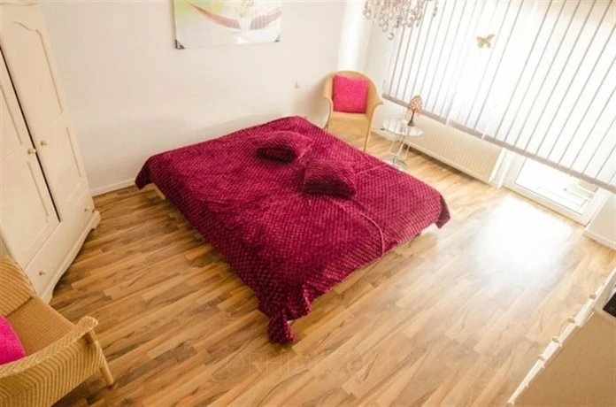China- Japan-Massage