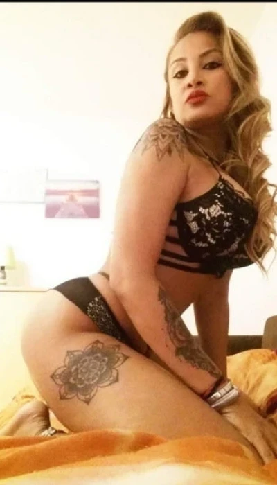 Anabella AV-Queen Party