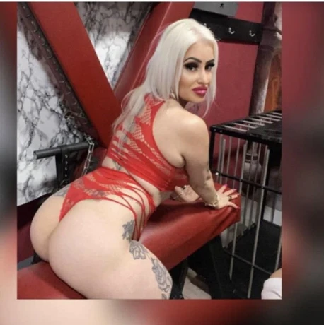 Karina Ganz Neu in Stadt