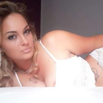 Adelina Neu Top Service