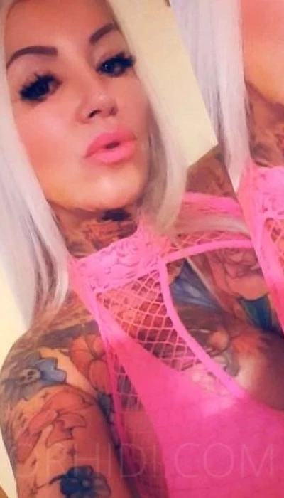 Tattoomodel Gina blond P*rno